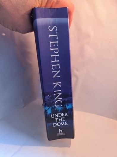 Two Stephen King First Edition paperbacks.