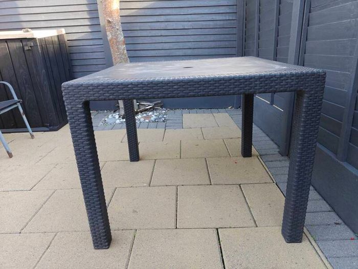 Garden table