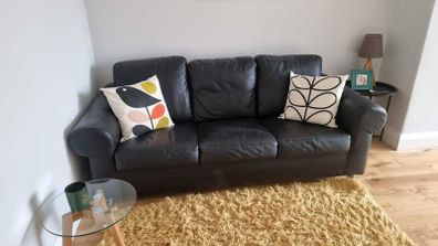 Black leather sofa - Free
