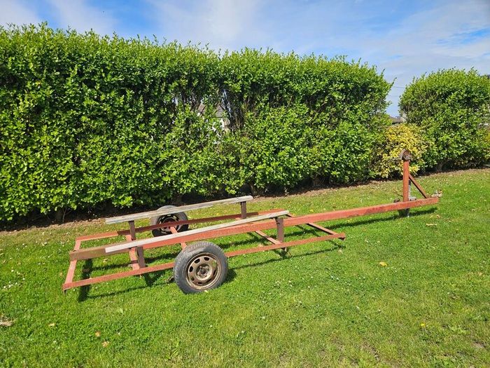 Boat trailer