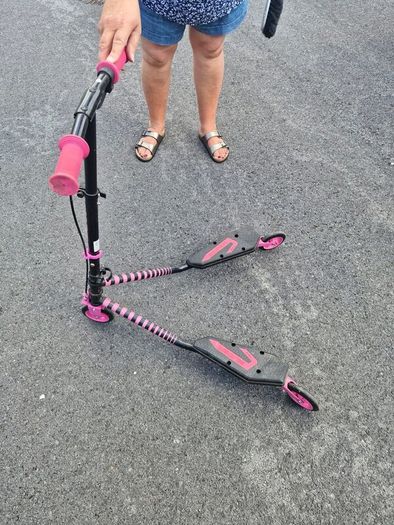 Bicycles & scooters/ gliders