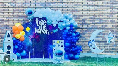 Balloon bunch , ballon arch, balloon decor