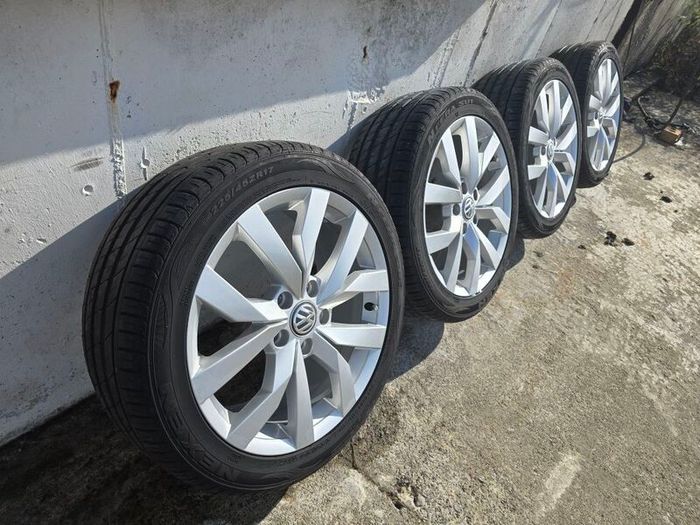 Genuine Volkswagen 17" Alloy Wheels & Nexen N'Fera SU1 Tyres (225/45/R17)