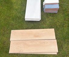 Free Tiles : Mixture of wall and floor tiles