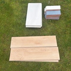 Free Tiles : Mixture of wall and floor tiles