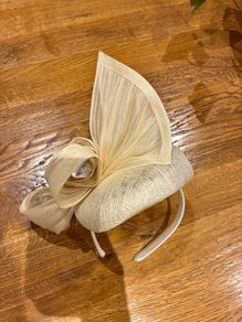 Beautiful Cream Fascinator