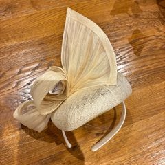 Beautiful Cream Fascinator