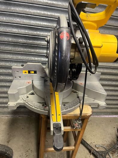 Dewalt miter saw