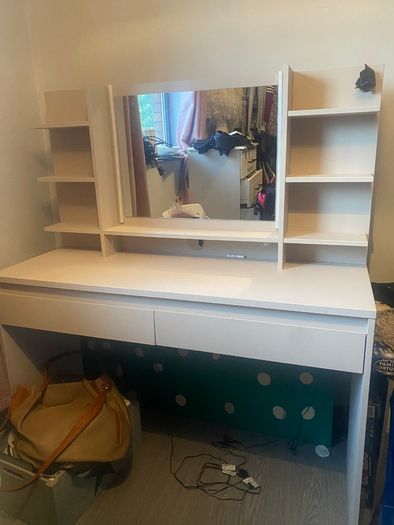 Dressing table