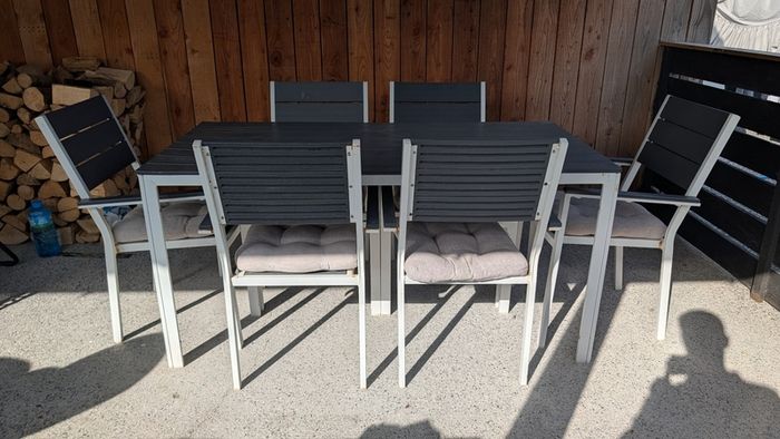 outdoor table