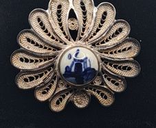 Vintage signed Delft filigree brooch