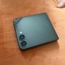 samsung galaxy 7 FE flip phone Image 2