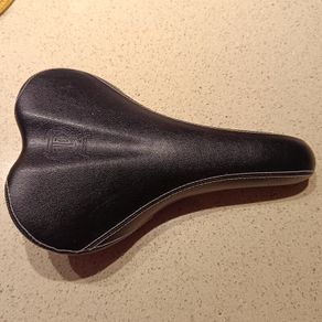 ladies bike saddle