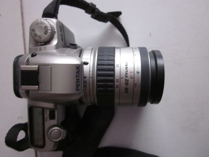 Pentax MZ-50 35mm SLR Film Camera + 28-80mm Lens Kit Autofocus