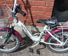 Girls bike 18 inch wheel