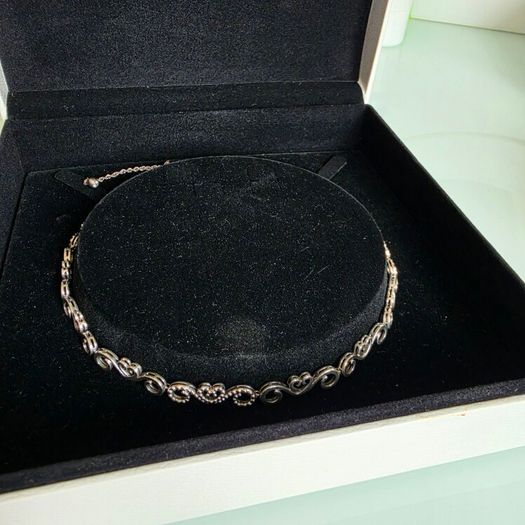 Pandora heart swirls choker necklace very good condition fully hallmarked(no box)