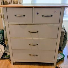 chest of drawers