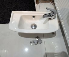Bathroom Sink (46cm x 23cm)