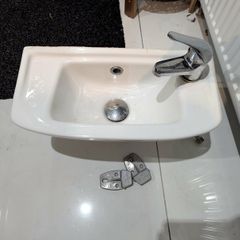 Bathroom Sink (46cm x 23cm)