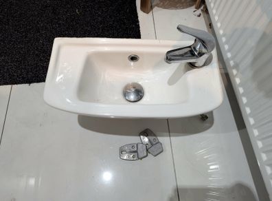 Bathroom Sink (46cm x 23cm)