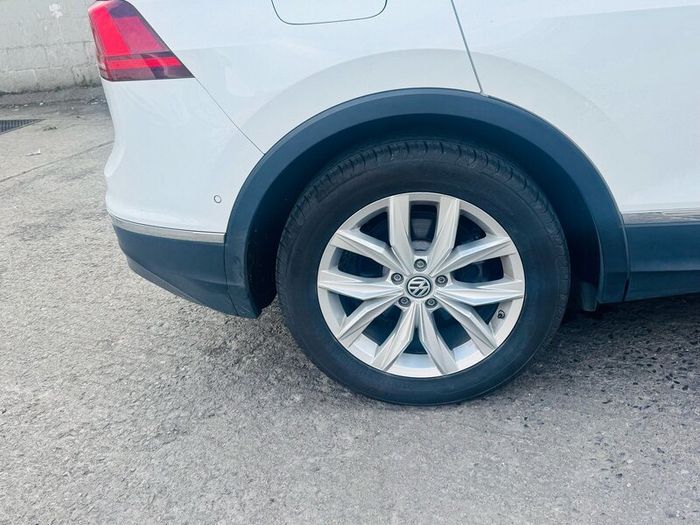 VW Tiguan Alloy Wheels Genuine set came off Tiguan