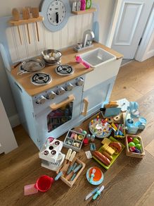 Tidlo Wooden Play Kitchen & Large Accessories Bundle