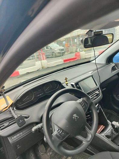 LHD Peugeot 208