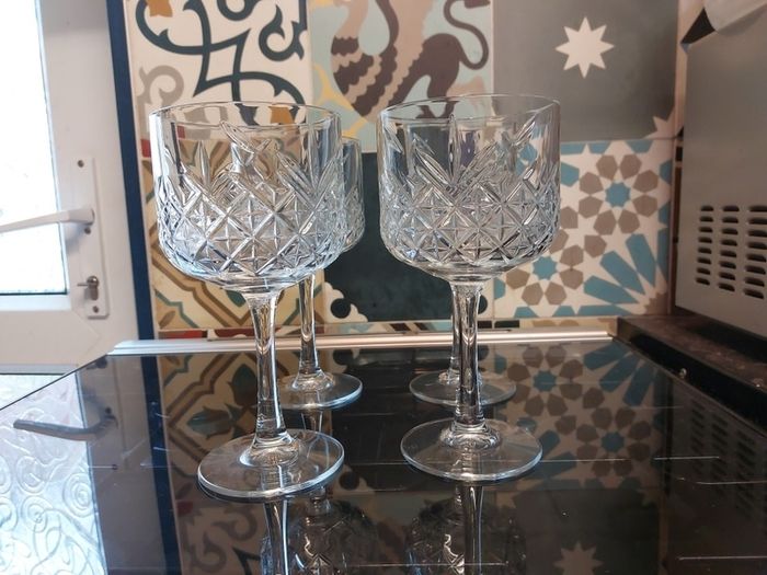 Set of 4 crystal desert glasses
