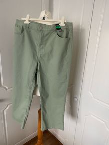 BNWT Cropped Jeans, size 16