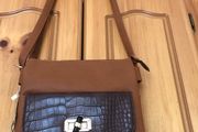 Cross body ladies hand bag