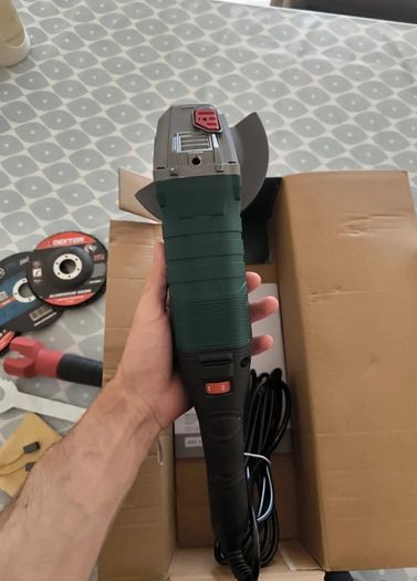 Angle grinder