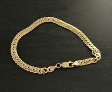 18k / ct Gold Bracelet / Bangle