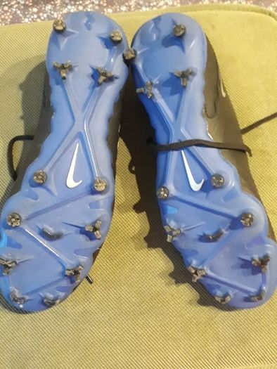 Nike Phantom junior football boots