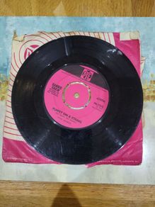 Sandie Shaw Puppet On A String 7 inch single