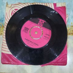 Sandie Shaw Puppet On A String 7 inch single