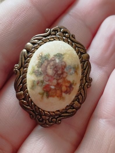 Vintage beautiful brooch.