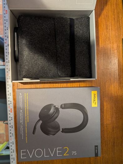 Jabra Evolve2 75 Wireless PC Headset with 8-Microphone Technology