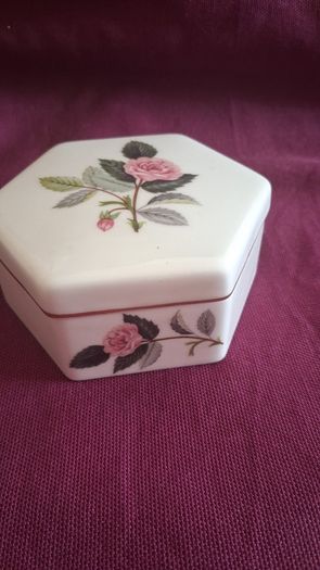 Wedgewood trinket box