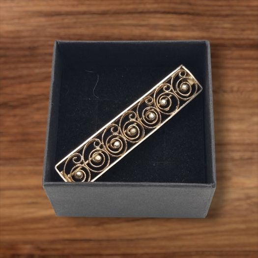 830 Antique Sterling Silver Brooch