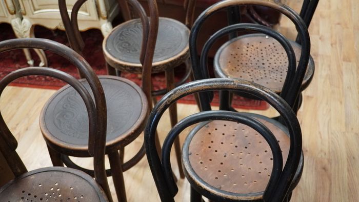 Lot of 8 Antique Bentwood Bistro Chairs, c.1900