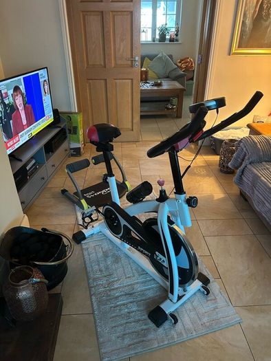 Exercise bike and abs trainer