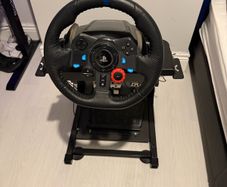 Logitech G29 Driving Force Racing Wheel with adjustable frame