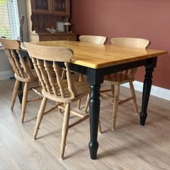 Kitchen table and 4 chairs