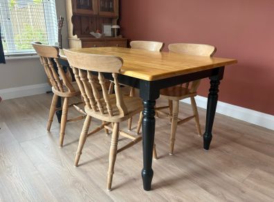Kitchen table and 4 chairs