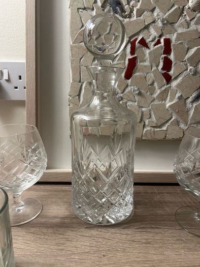 whiskey decanter & 4 tumblers