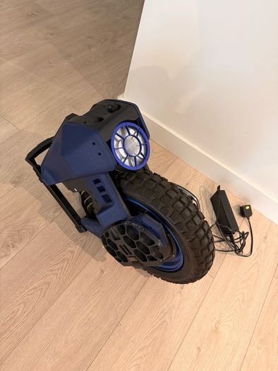 Extant condition EUC scooter & predator helmet