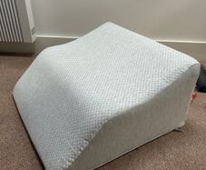 Elevated leg pillow