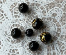 Beads black assorted