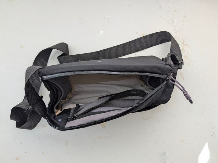 Bellroy Venture Sling 6L - Midnight, like new!