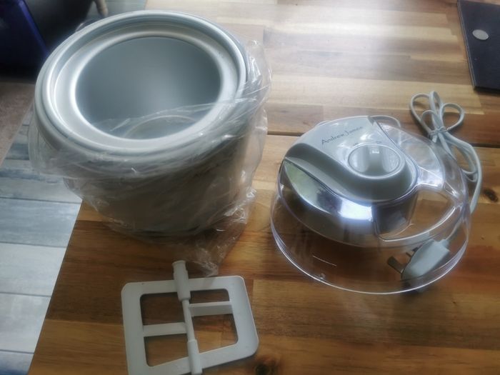 Ice cream maker